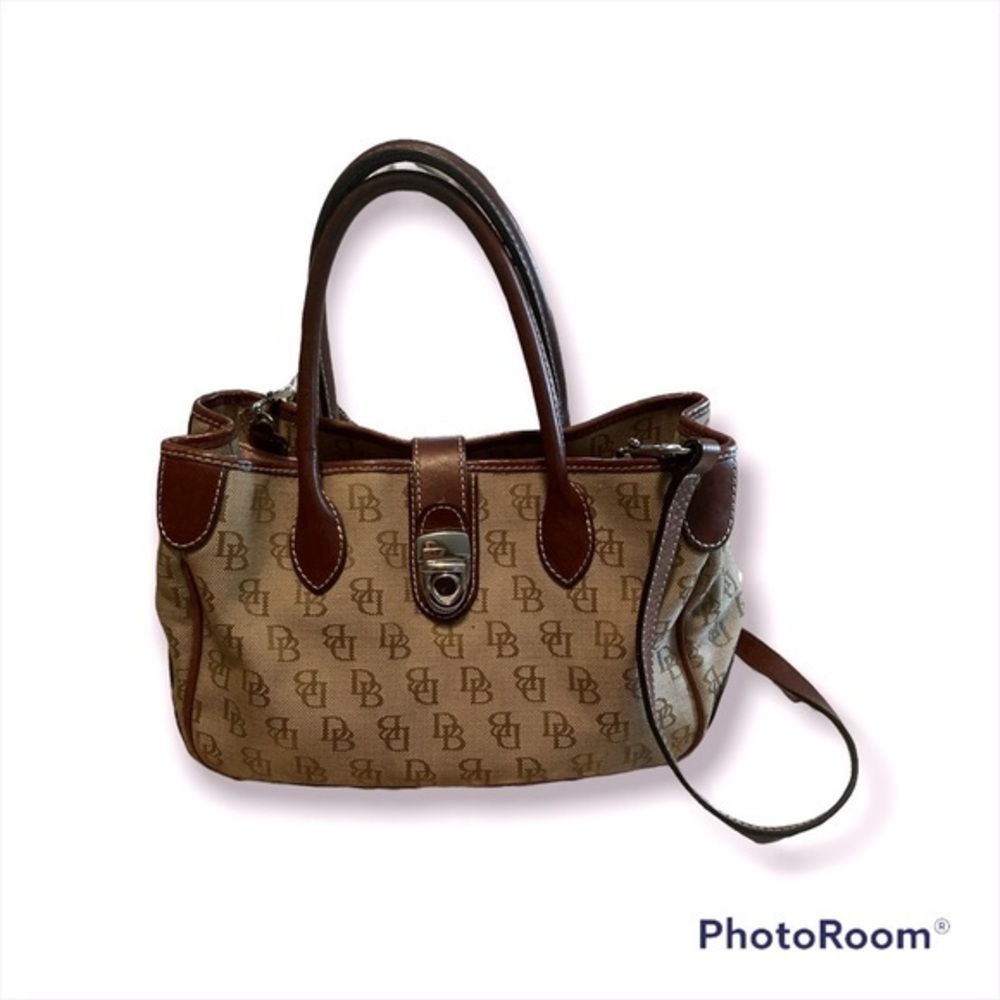 VINTAGE monogram Logo Dooney & Bourke Handbag 👜